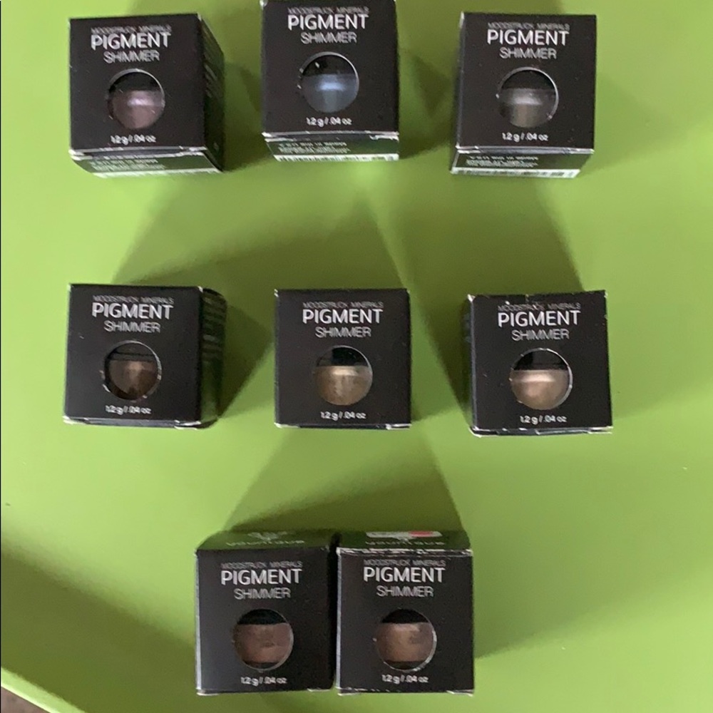 Moodstruck Mineral Pigment Shimmer Eye Shadows